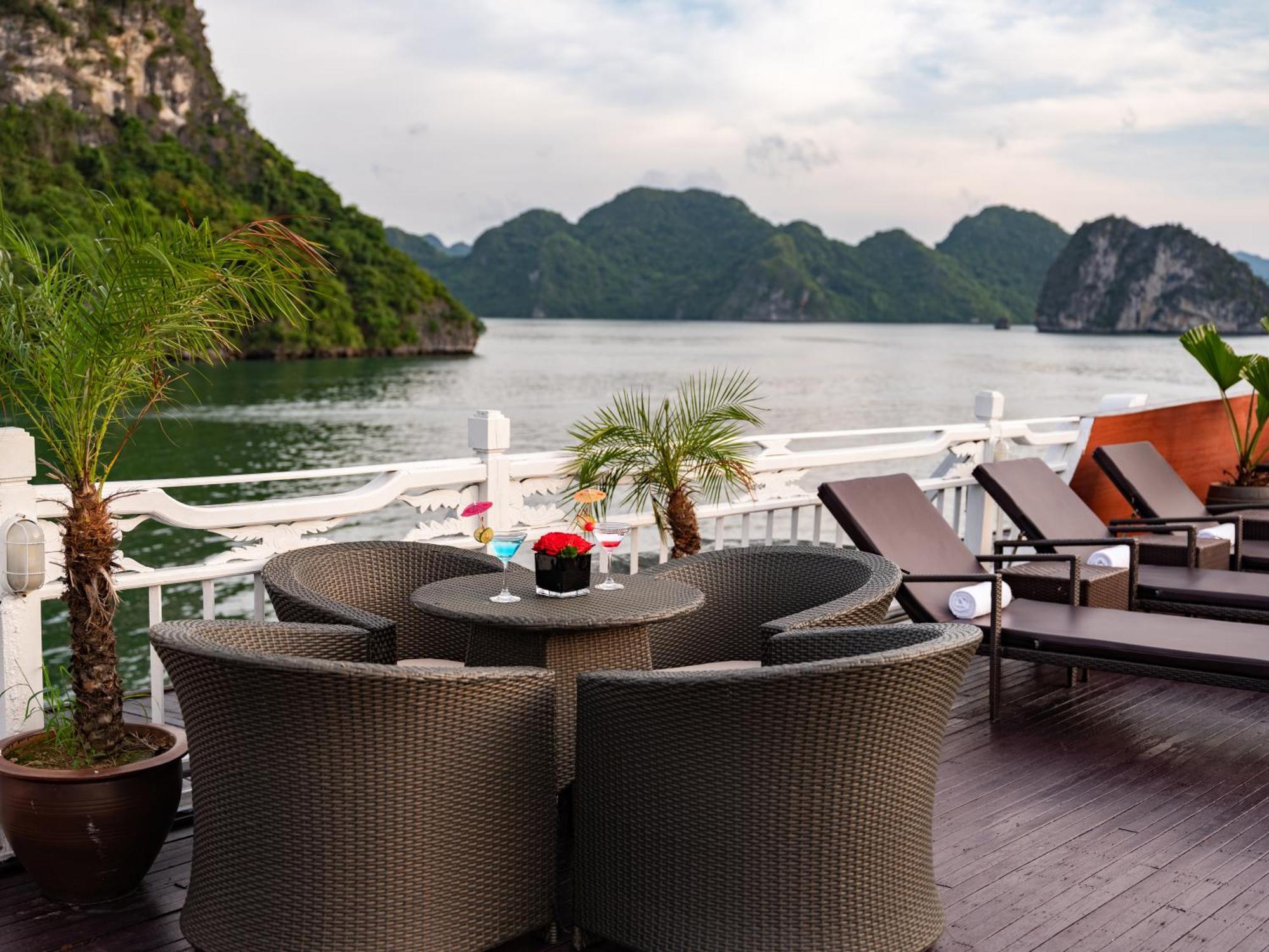 Hera Boutique Cruise Ha Long Bay Екстер'єр фото