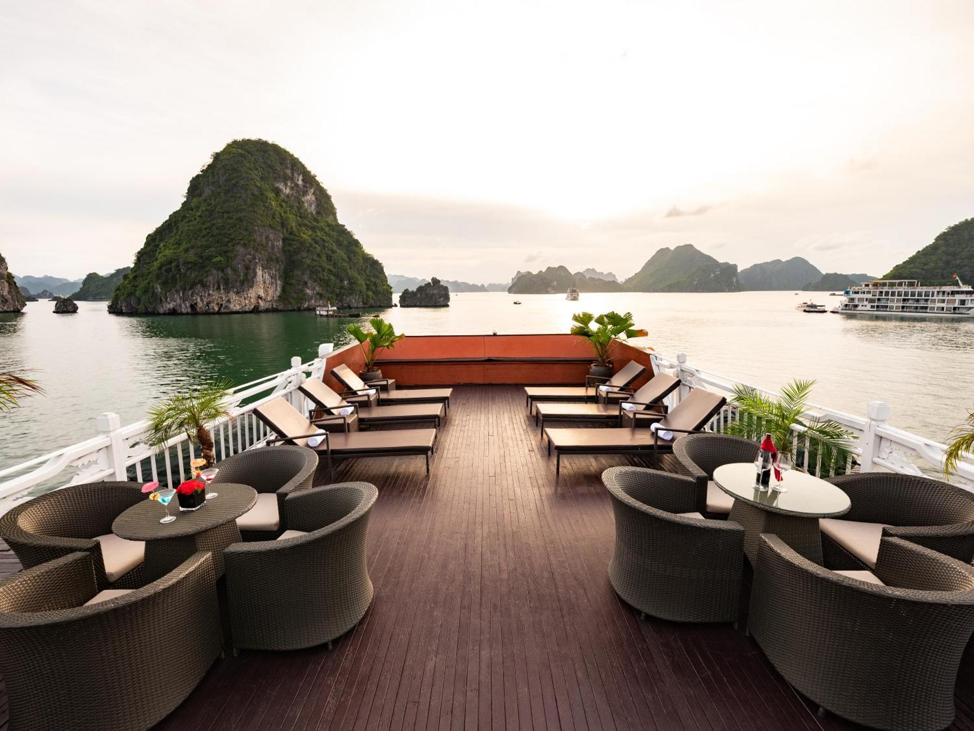 Hera Boutique Cruise Ha Long Bay Екстер'єр фото