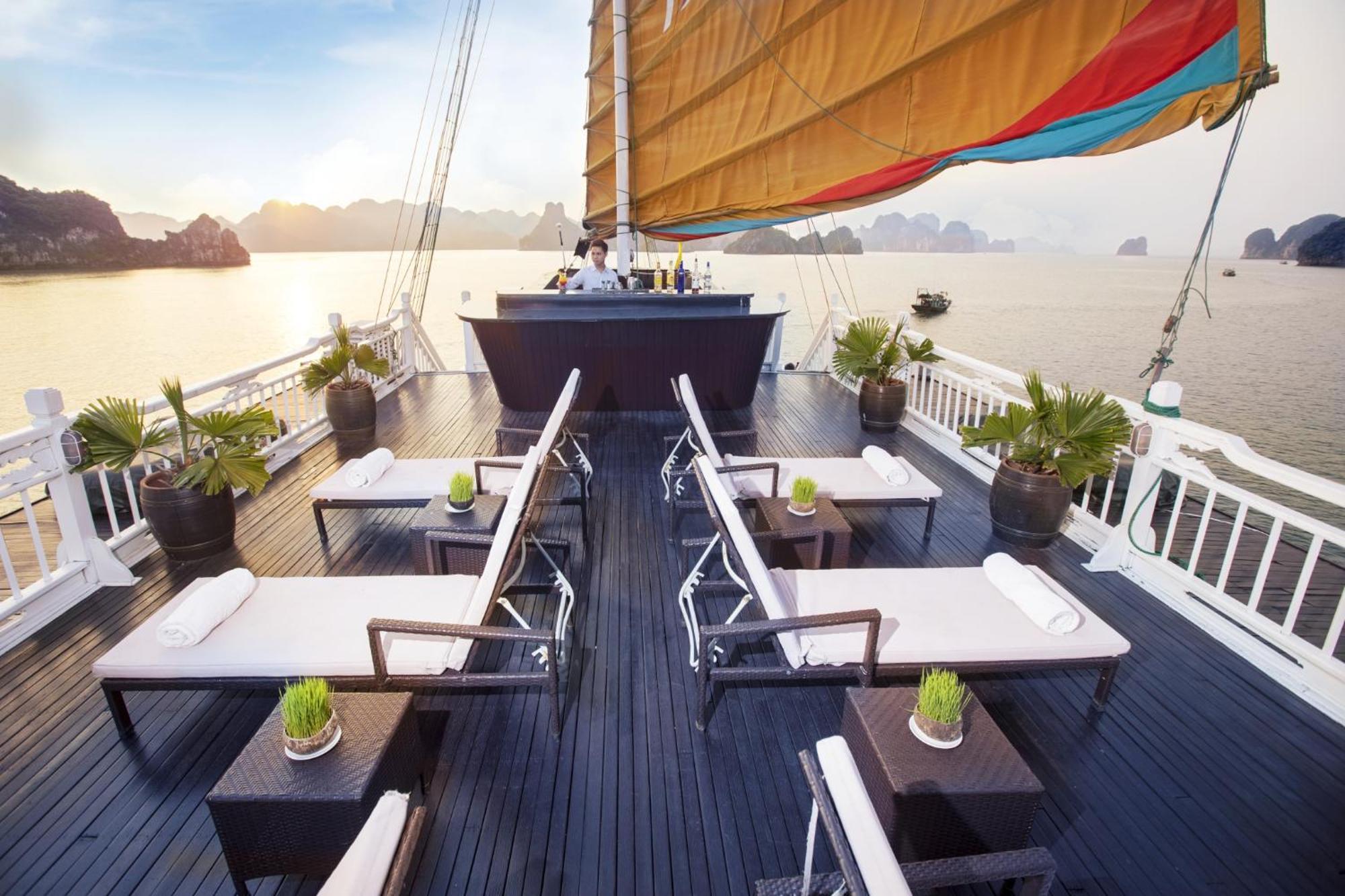 Hera Boutique Cruise Ha Long Bay Екстер'єр фото