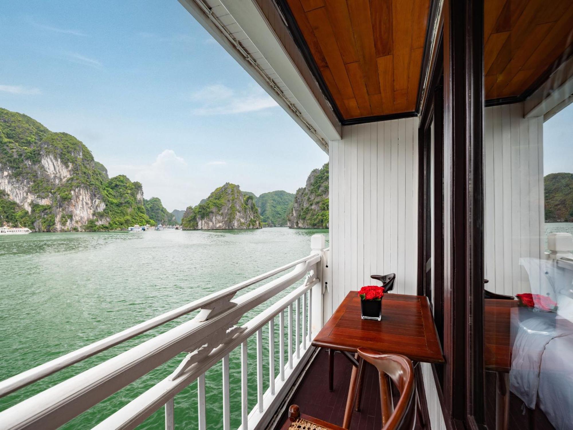 Hera Boutique Cruise Ha Long Bay Екстер'єр фото