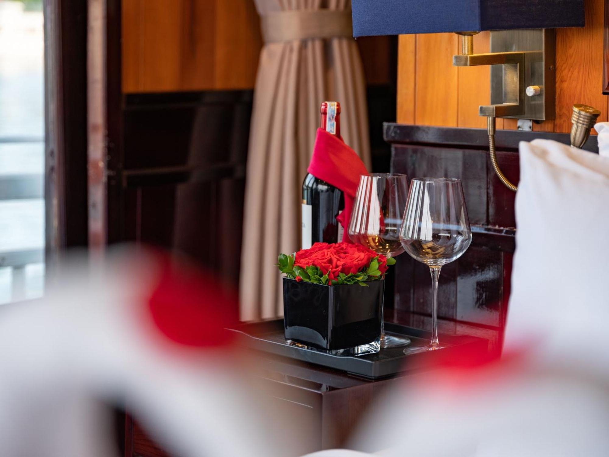 Hera Boutique Cruise Ha Long Bay Екстер'єр фото