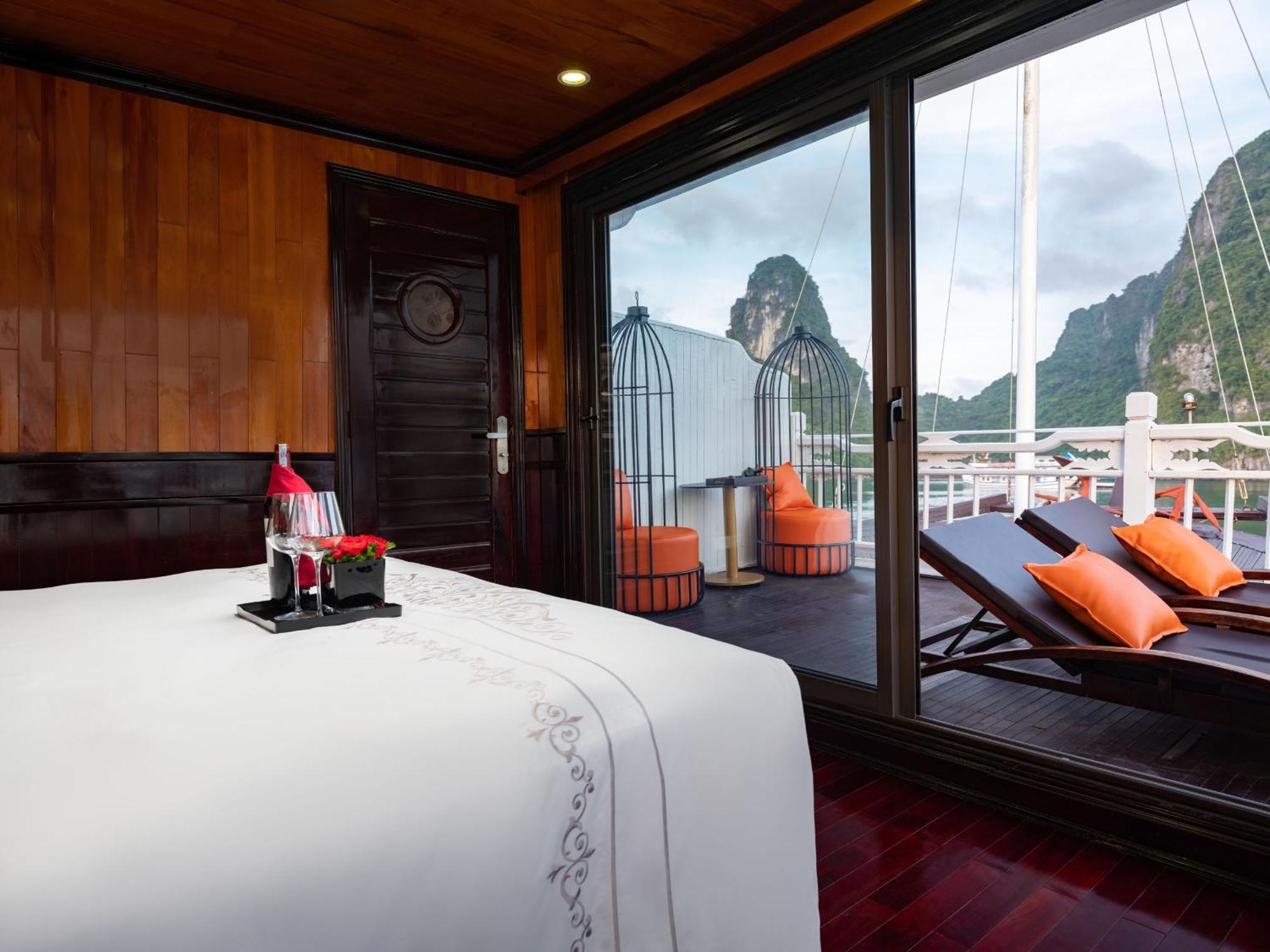 Hera Boutique Cruise Ha Long Bay Екстер'єр фото