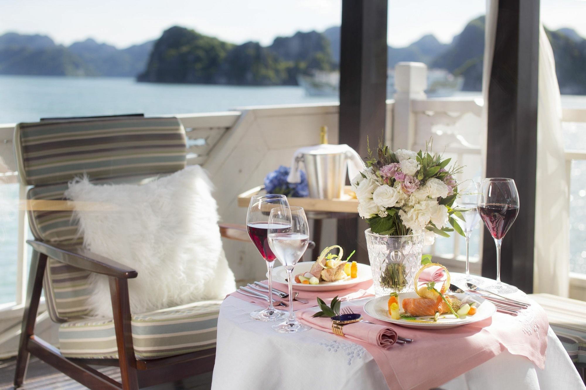 Hera Boutique Cruise Ha Long Bay Екстер'єр фото