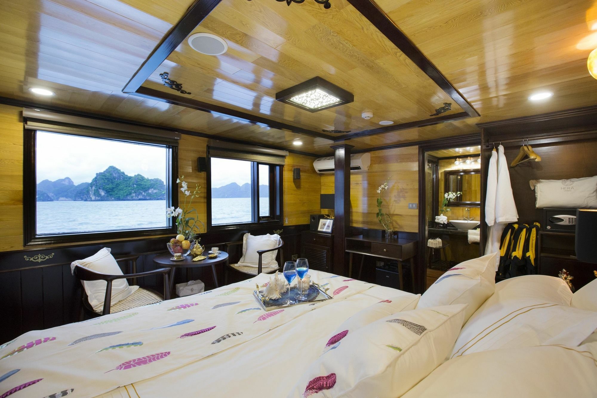 Hera Boutique Cruise Ha Long Bay Екстер'єр фото