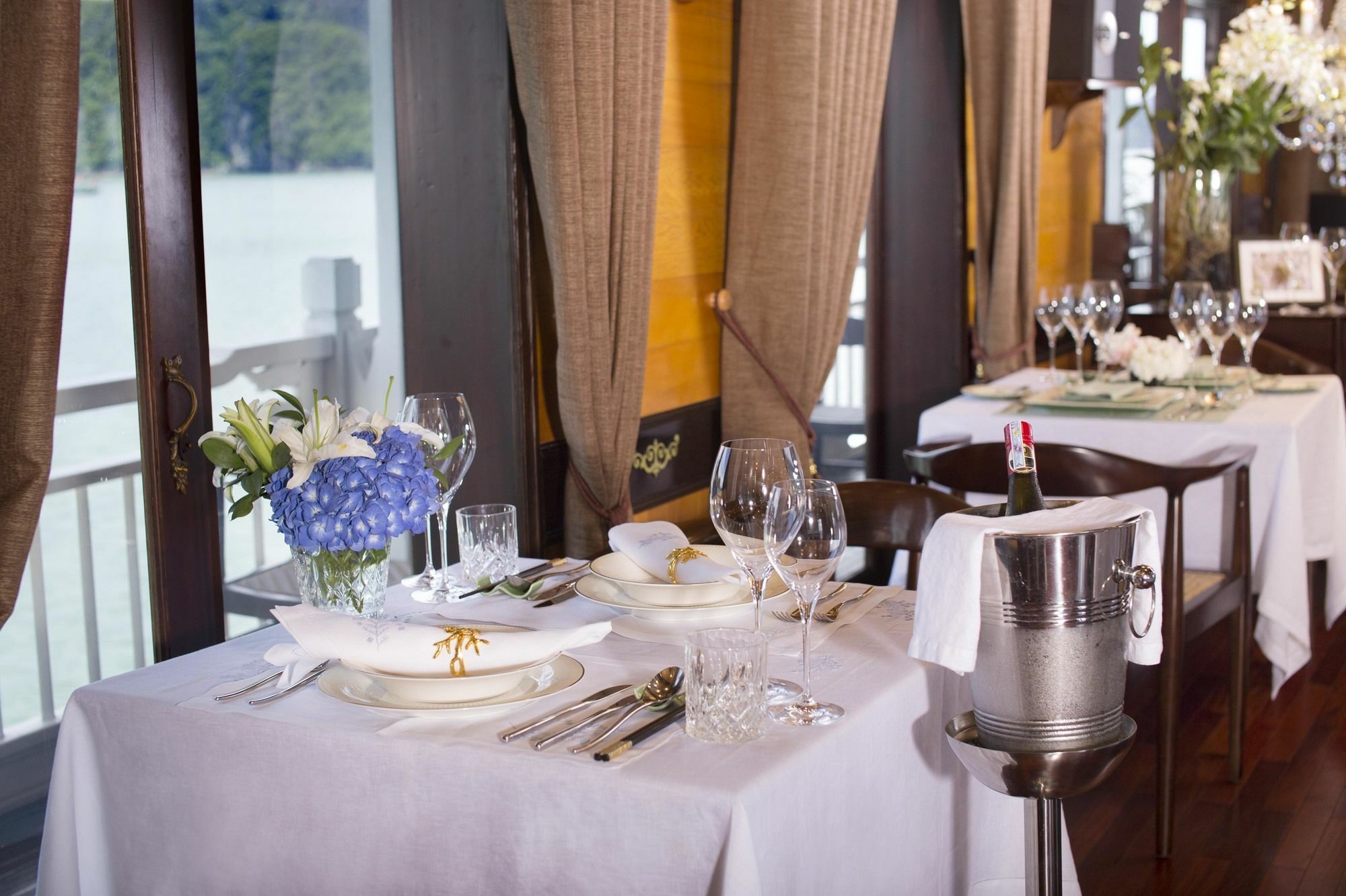 Hera Boutique Cruise Ha Long Bay Екстер'єр фото