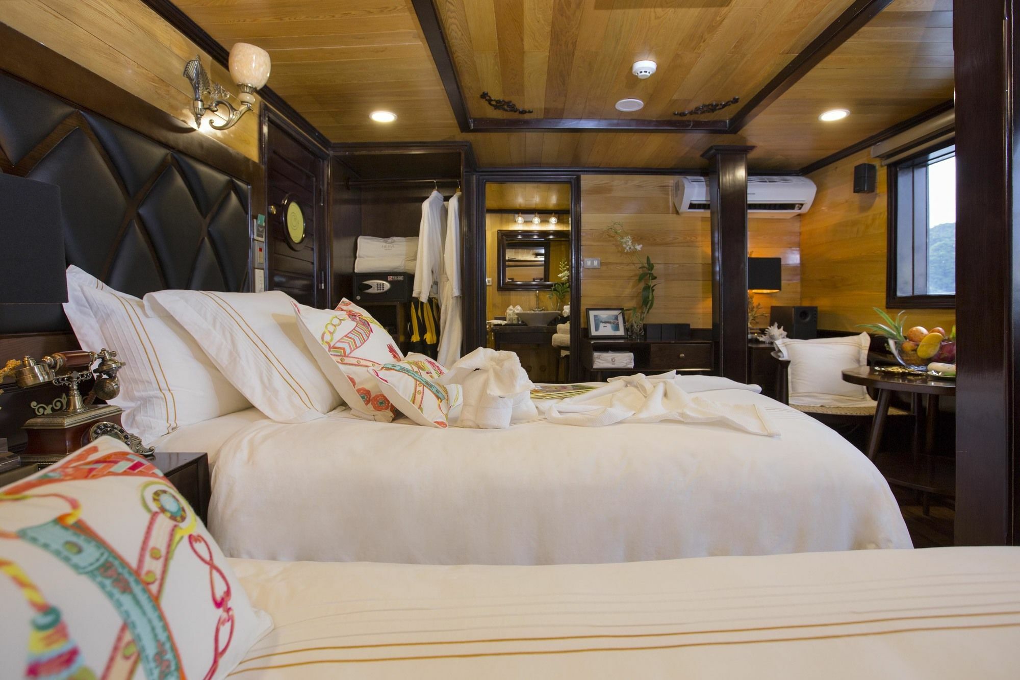 Hera Boutique Cruise Ha Long Bay Екстер'єр фото