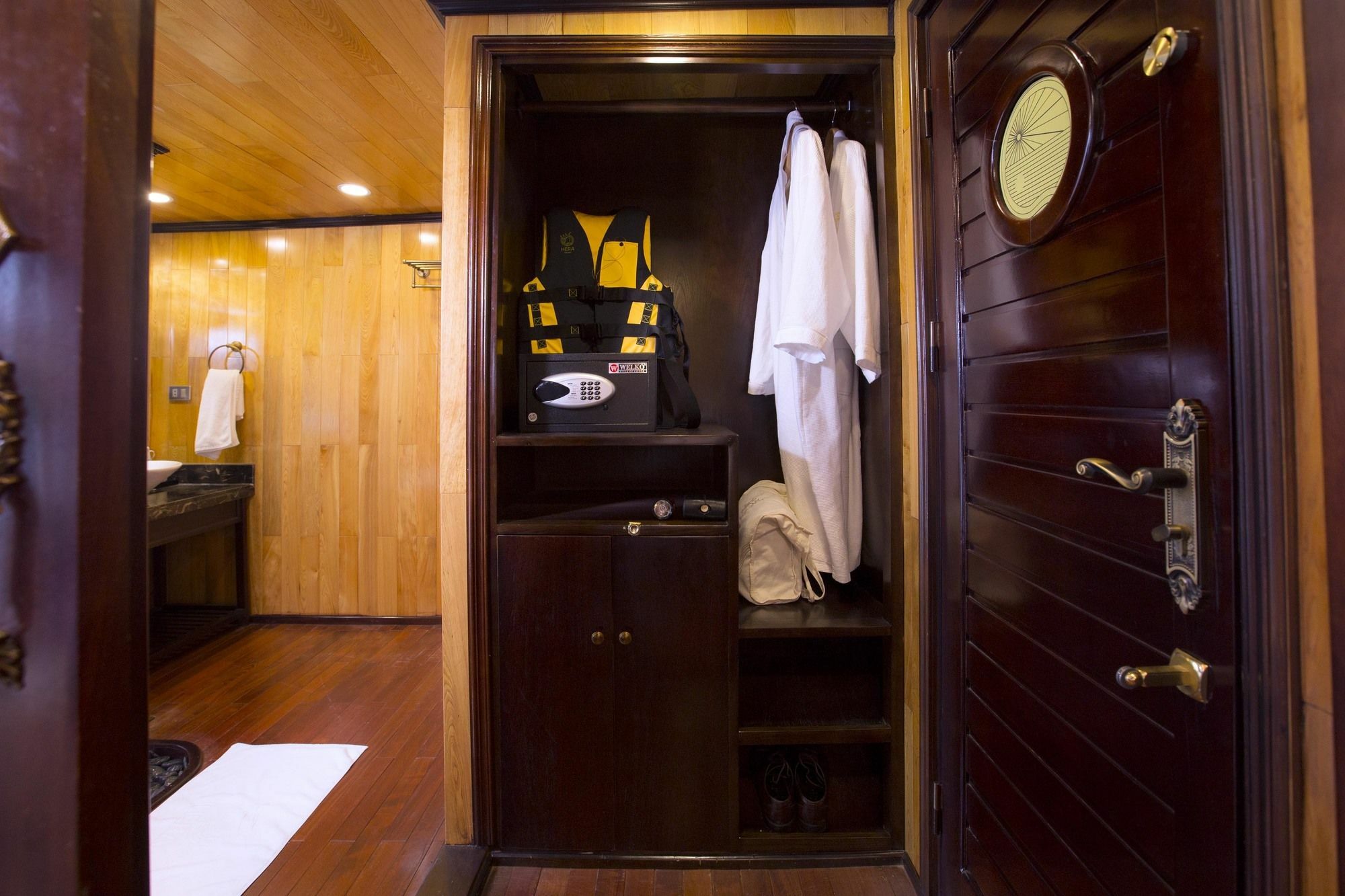 Hera Boutique Cruise Ha Long Bay Екстер'єр фото