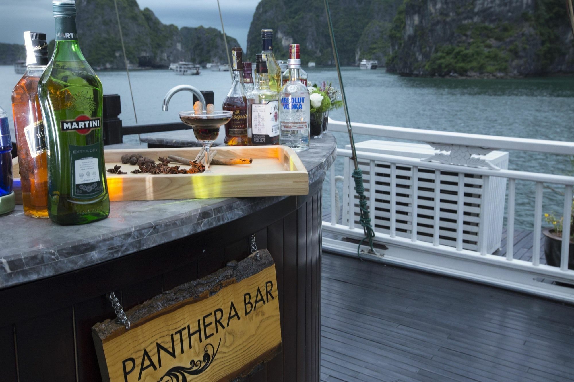 Hera Boutique Cruise Ha Long Bay Екстер'єр фото
