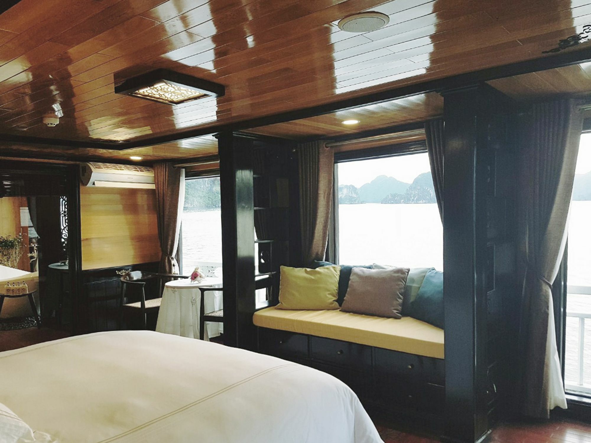 Hera Boutique Cruise Ha Long Bay Екстер'єр фото